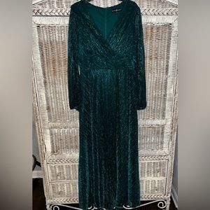 Metallic long sleeved Betsey & Adam formal dress